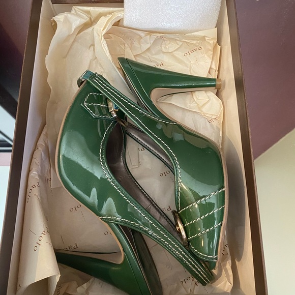 Shoes - Picture 4 of 7